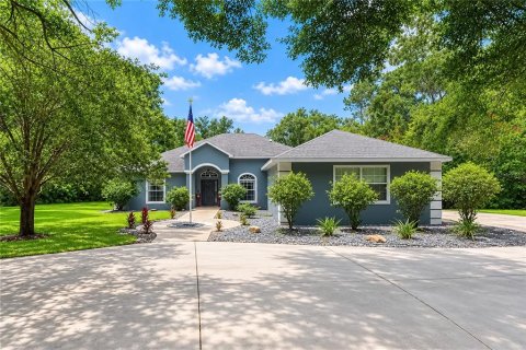 House in Dunnellon, Florida 4 bedrooms, 255.02 sq.m. № 2219658
