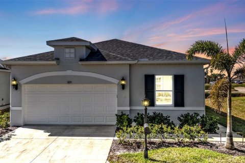 House in Punta Gorda, Florida 3 bedrooms, 155.8 sq.m. № 1851365 - photo 2
