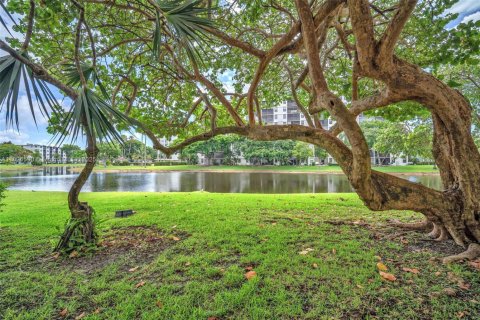 Condominio en venta en Pompano Beach, Florida, 2 dormitorios, 92.9 m2 № 1797471 - foto 4