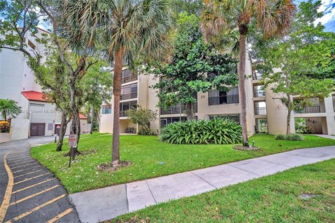 Condominio en venta en Pompano Beach, Florida, 2 dormitorios, 92.9 m2 № 1797471 - foto 1