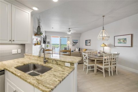 Condo in New Smyrna Beach, Florida, 2 bedrooms  № 1734981 - photo 18