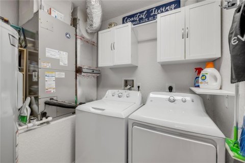 Condo in New Smyrna Beach, Florida, 2 bedrooms  № 1734981 - photo 16
