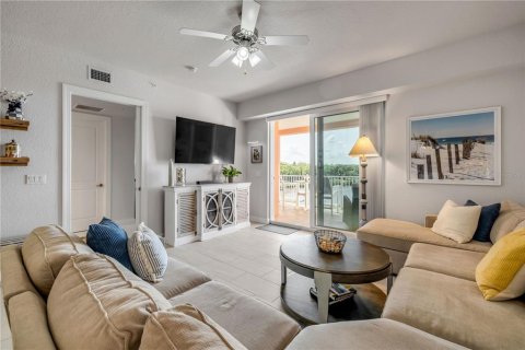 Condo in New Smyrna Beach, Florida, 2 bedrooms  № 1734981 - photo 20