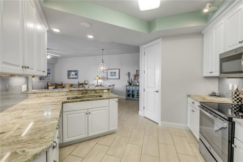 Condo in New Smyrna Beach, Florida, 2 bedrooms  № 1734981 - photo 17