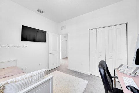 Купить таунхаус в Майами-Гарденс, Флорида 3 спальни, 131.83м2, № 2049526 - фото 24