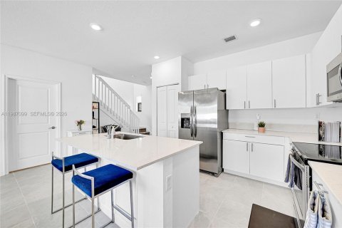 Купить таунхаус в Майами-Гарденс, Флорида 3 спальни, 131.83м2, № 2049526 - фото 12