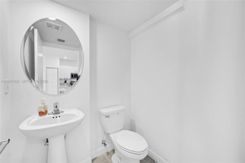 Купить таунхаус в Майами-Гарденс, Флорида 3 спальни, 131.83м2, № 2049526 - фото 19