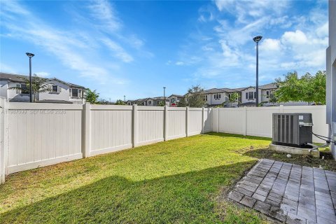 Купить таунхаус в Майами-Гарденс, Флорида 3 спальни, 131.83м2, № 2049526 - фото 28