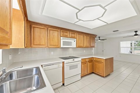 Villa ou maison à vendre à Ocoee, Floride: 4 chambres, 171.78 m2 № 2418710 - photo 8