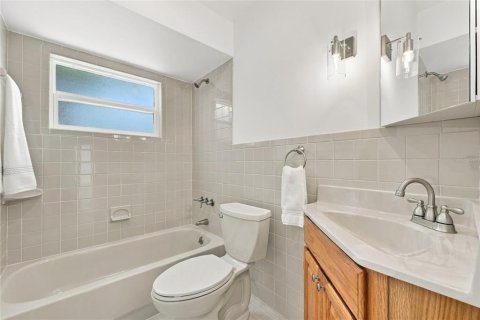 Villa ou maison à vendre à Ocoee, Floride: 4 chambres, 171.78 m2 № 2418710 - photo 24