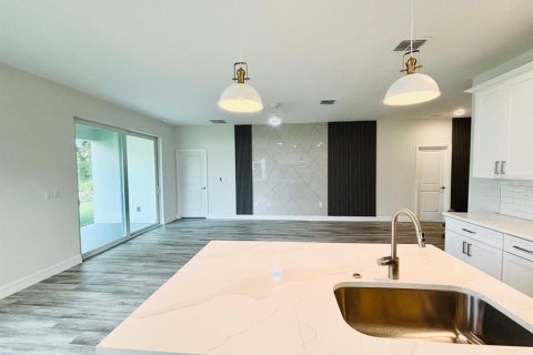 House in North Port, Florida 3 bedrooms, 150.04 sq.m. № 1678240 - photo 8