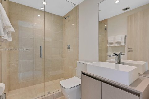 Снять в аренду кондоминиум в Майами, Флорида 3 спальни, 177.35м2, № 2046373 - фото 26