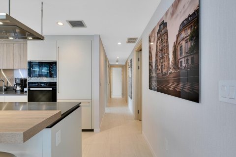Снять в аренду кондоминиум в Майами, Флорида 3 спальни, 177.35м2, № 2046373 - фото 16