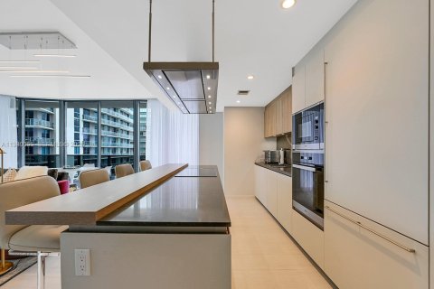 Снять в аренду кондоминиум в Майами, Флорида 3 спальни, 177.35м2, № 2046373 - фото 11