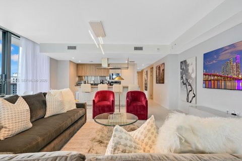 Кондоминиум с 3 спальнями в Майами, Флорида № 2046373