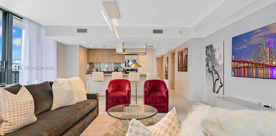 Кондоминиум с 3 спальнями в Майами, Флорида № 2046373