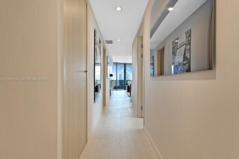 Снять в аренду кондоминиум в Майами, Флорида 3 спальни, 177.35м2, № 2046373 - фото 29