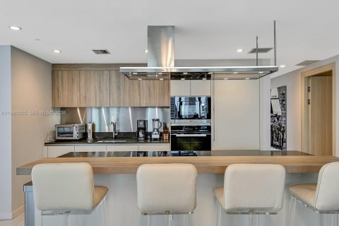 Снять в аренду кондоминиум в Майами, Флорида 3 спальни, 177.35м2, № 2046373 - фото 14