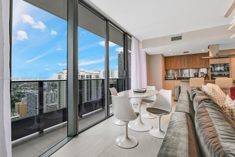 Снять в аренду кондоминиум в Майами, Флорида 3 спальни, 177.35м2, № 2046373 - фото 9