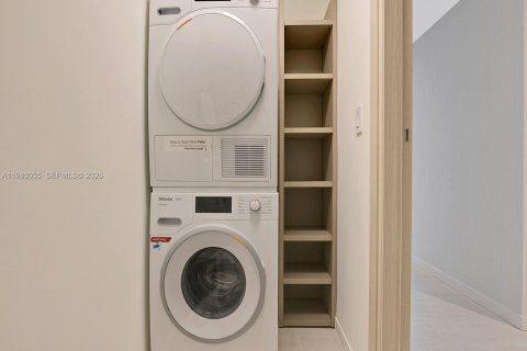 Снять в аренду кондоминиум в Майами, Флорида 3 спальни, 177.35м2, № 2046373 - фото 22