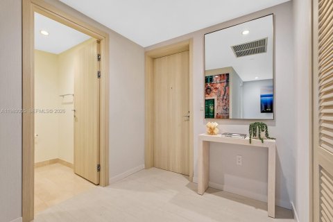 Снять в аренду кондоминиум в Майами, Флорида 3 спальни, 177.35м2, № 2046373 - фото 20