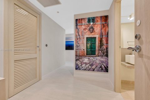 Снять в аренду кондоминиум в Майами, Флорида 3 спальни, 177.35м2, № 2046373 - фото 19