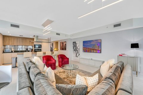 Снять в аренду кондоминиум в Майами, Флорида 3 спальни, 177.35м2, № 2046373 - фото 8