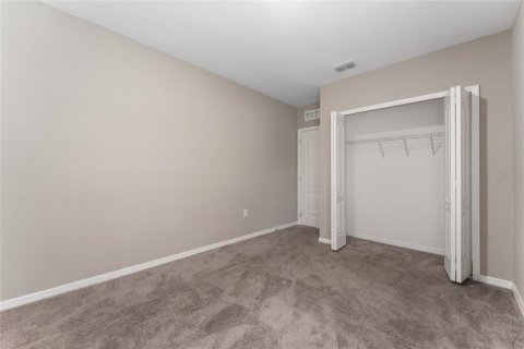 House in Fruitland Park, Florida 5 bedrooms, 290.41 sq.m. № 2114028 - photo 24