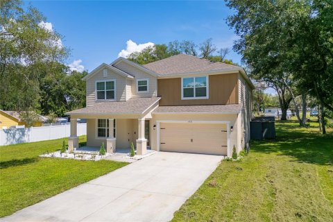 House in Fruitland Park, Florida 5 bedrooms, 290.41 sq.m. № 2114028 - photo 2