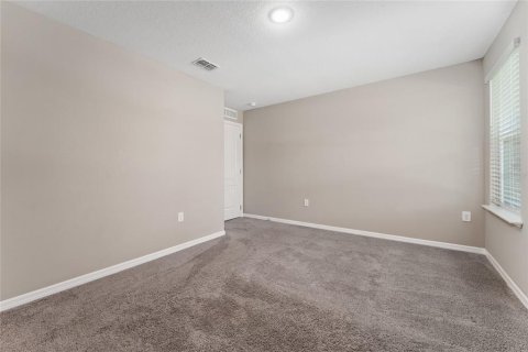 House in Fruitland Park, Florida 5 bedrooms, 290.41 sq.m. № 2114028 - photo 30