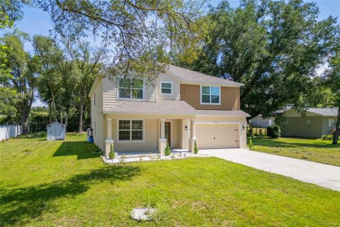 House in Fruitland Park, Florida 5 bedrooms, 290.41 sq.m. № 2114028 - photo 3
