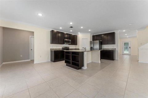 House in Fruitland Park, Florida 5 bedrooms, 290.41 sq.m. № 2114028 - photo 16