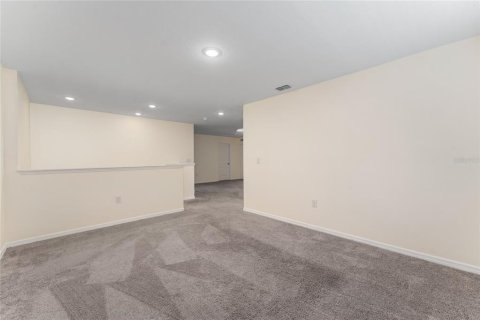 House in Fruitland Park, Florida 5 bedrooms, 290.41 sq.m. № 2114028 - photo 27