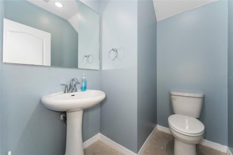 House in Fruitland Park, Florida 5 bedrooms, 290.41 sq.m. № 2114028 - photo 25