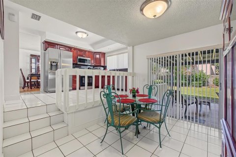 House in Tampa, Florida 3 bedrooms, 184.97 sq.m. № 2388085 - photo 10