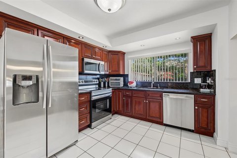 House in Tampa, Florida 3 bedrooms, 184.97 sq.m. № 2388085 - photo 11