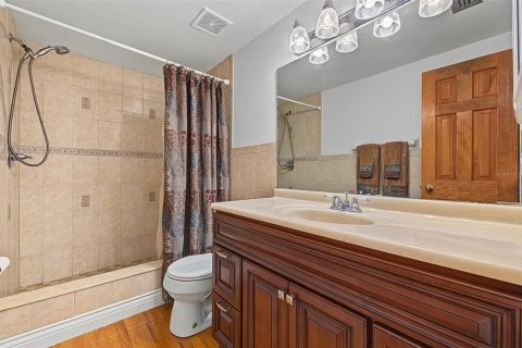 House in Tampa, Florida 3 bedrooms, 184.97 sq.m. № 2388085 - photo 21