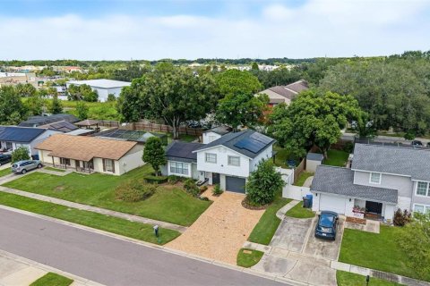 House in Tampa, Florida 3 bedrooms, 184.97 sq.m. № 2388085 - photo 4
