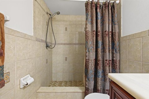 House in Tampa, Florida 3 bedrooms, 184.97 sq.m. № 2388085 - photo 22