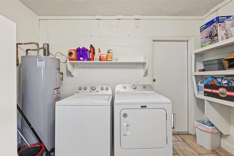 House in Tampa, Florida 3 bedrooms, 184.97 sq.m. № 2388085 - photo 27