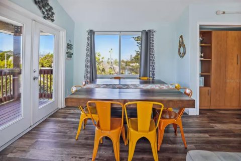 Casa en venta en Treasure Island, Florida, 5 dormitorios, 227.52 m2 № 2225714 - foto 11