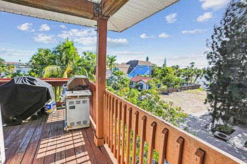 Casa en venta en Treasure Island, Florida, 5 dormitorios, 227.52 m2 № 2225714 - foto 16