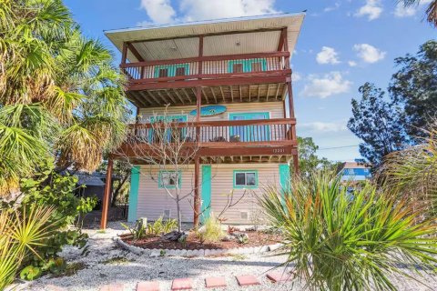 Casa en Treasure Island, Florida 5 dormitorios, 227.52 m2 № 2225714