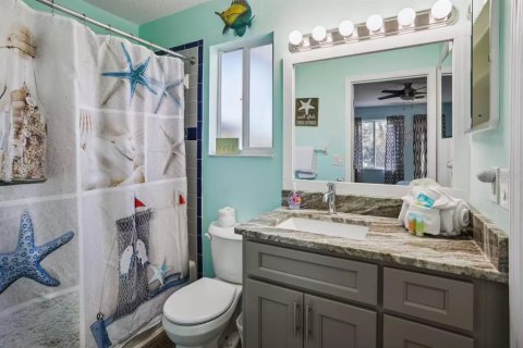 Casa en venta en Treasure Island, Florida, 5 dormitorios, 227.52 m2 № 2225714 - foto 21
