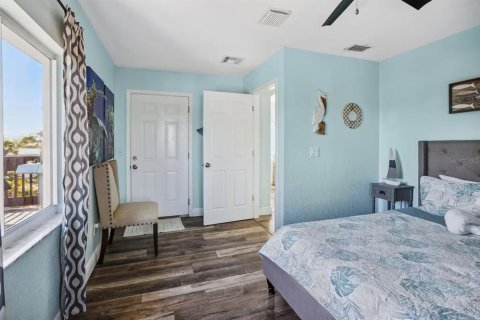 Casa en venta en Treasure Island, Florida, 5 dormitorios, 227.52 m2 № 2225714 - foto 26