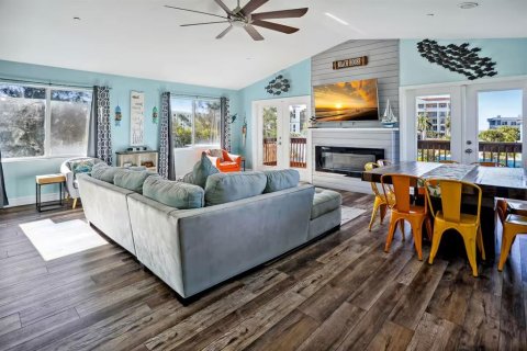 Casa en venta en Treasure Island, Florida, 5 dormitorios, 227.52 m2 № 2225714 - foto 9