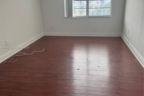 Condo in Miami, Florida, 1 bedroom  № 2026755 - photo 9