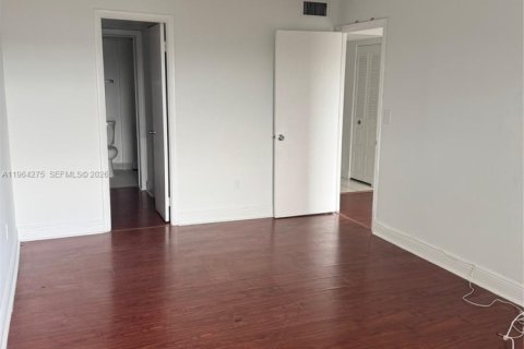 Condo in Miami, Florida, 1 bedroom  № 2026755 - photo 6