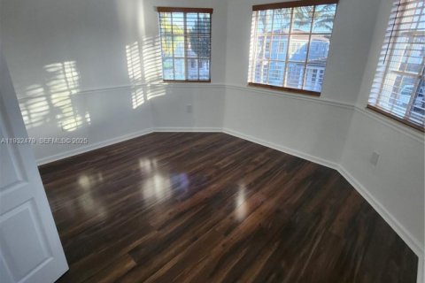Villa ou maison à louer à Homestead, Floride: 4 chambres, 205.41 m2 № 2252426 - photo 24