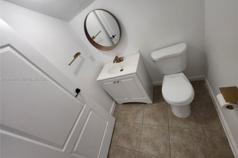 Villa ou maison à louer à Homestead, Floride: 4 chambres, 205.41 m2 № 2252426 - photo 10